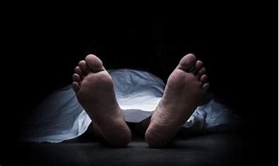 வவுனியா கடைத்தொகுதியில் இருந்து குடும்பஸ்தர் ஒருவரின் சடலம் மீட்பு .