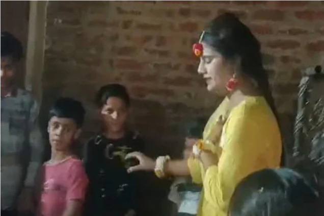 திருமணத்தில் நடனமாடியபோது திடீரென சுருண்டு கீழே விழுந்து உயிரிழந்த 23 வயது இளம்பெண்!