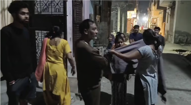 தில்லியில் நிலநடுக்கம் உணரப்பட்டதால் மக்கள் அச்சம்