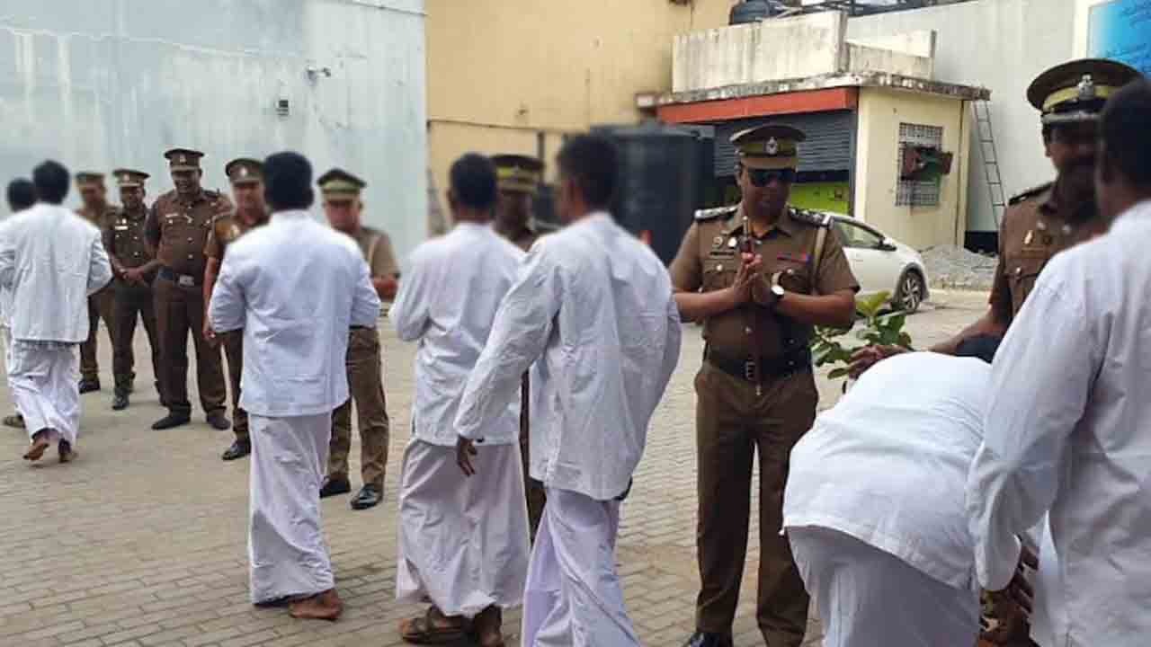 பொது மன்னிப்பின் கீழ் 17 கைதிகள் விடுதலை !