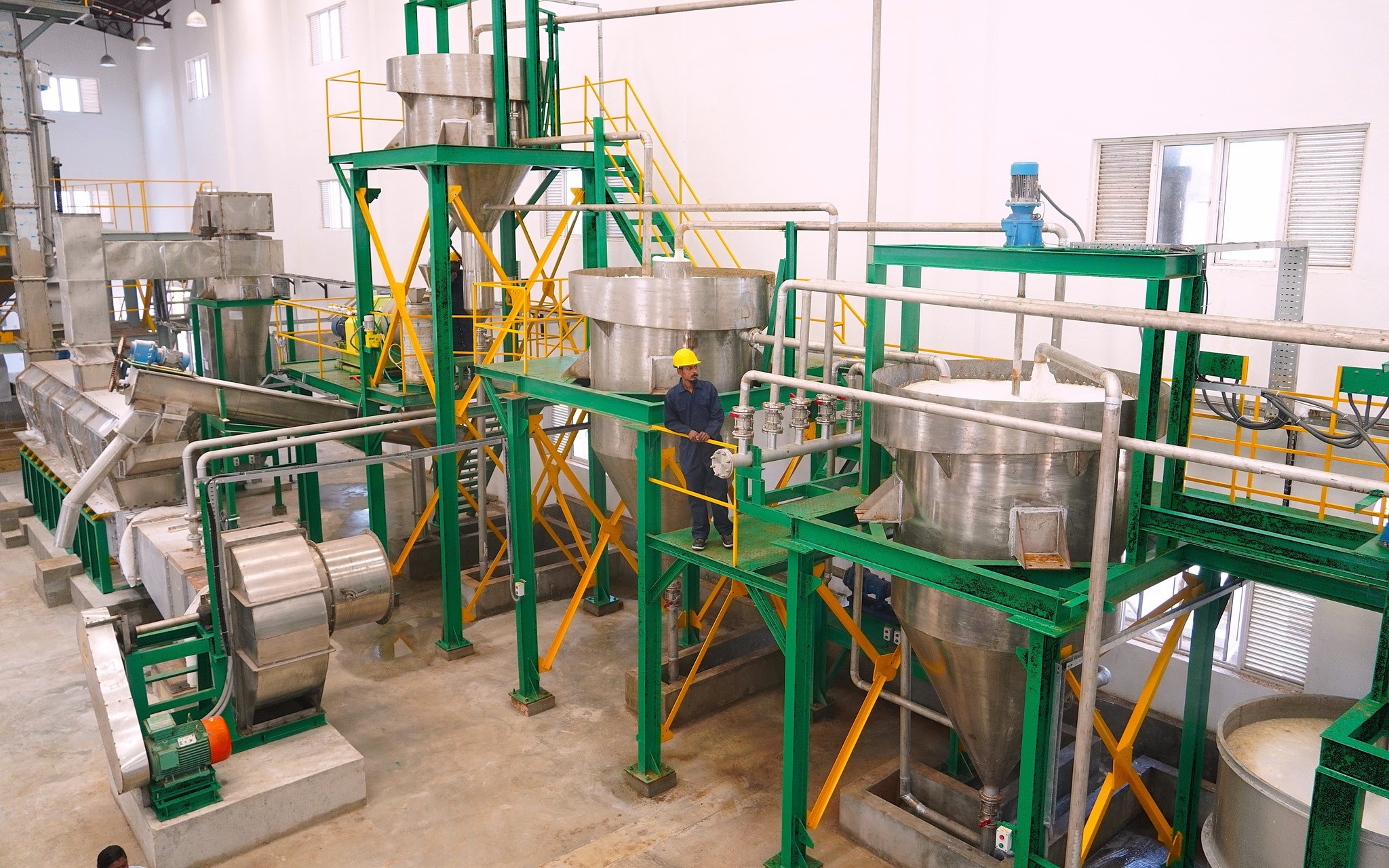 வடக்கில் போர் காரணமாக மூடப்பட்ட தொழிற்சாலைகளை ஆரம்பிப்பதற்கு அரசாங்கம் நடவடிக்கை.