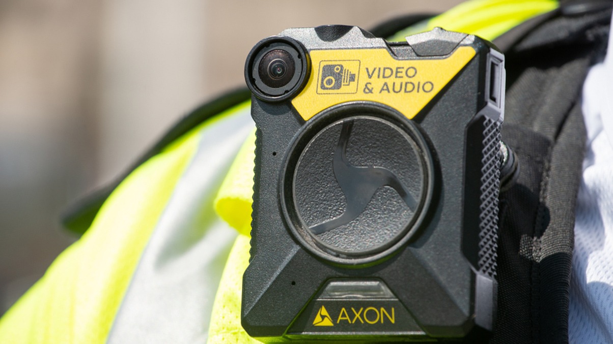 போக்குவரத்து காவல் சீருடையில் கேமரா.