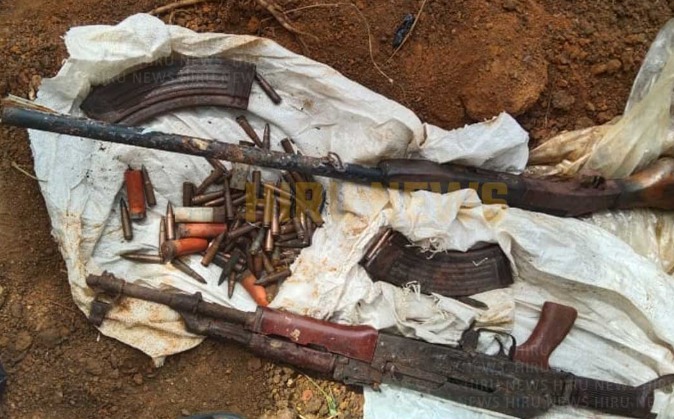 அரசியல்வாதி ஒருவர் ஆயுதங்களுடன் கைது… மேலும் மறைத்து வைக்கப்பட்ட ஆயுதங்களை தேட நடவடிக்கை