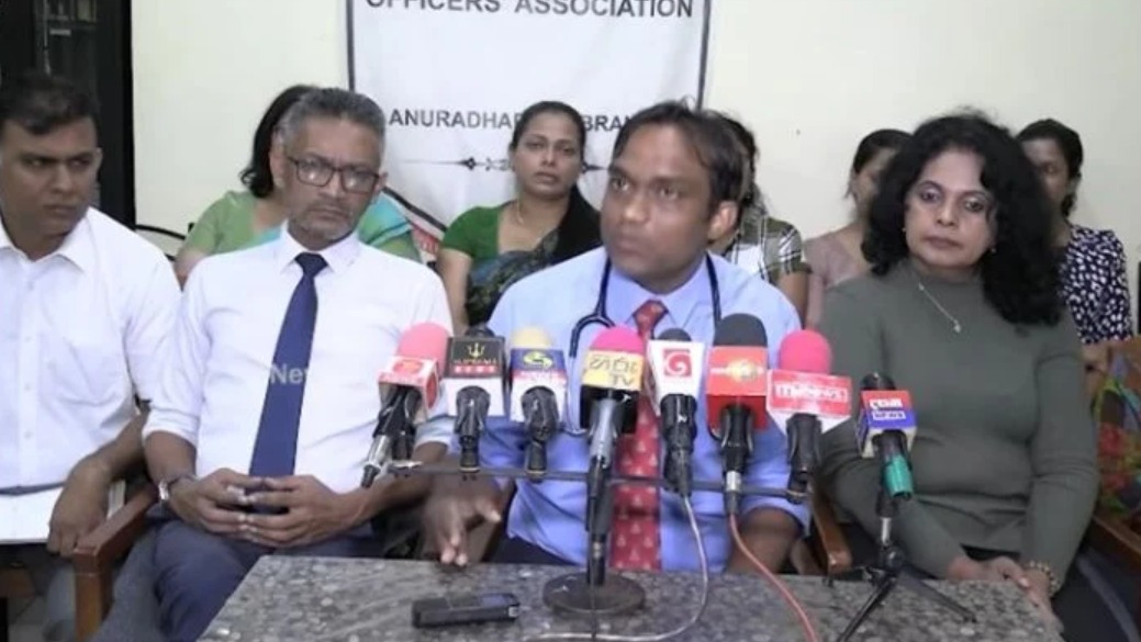 அனுராதபுரம் மருத்துவமனையில் பெண் மருத்துவர் பாலியல் பலாத்காரம் செய்யப்பட்டதை தொடர்ந்து மருத்துவ ஊழியர்கள் வேலைநிறுத்தம்.