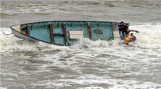 மத்தியப் பிரதேச அணையில் படகு கவிழ்ந்து 7 பேர் மாயம்!