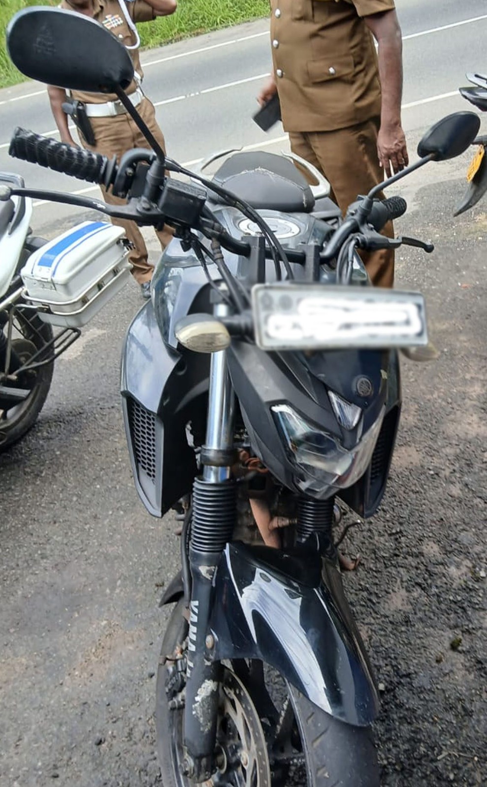 மக்களின் எதிர்வினையை அறிய நிர்வாணமாக மோட்டார் சைக்கிளில் சென்ற இளைஞர்  கைது!