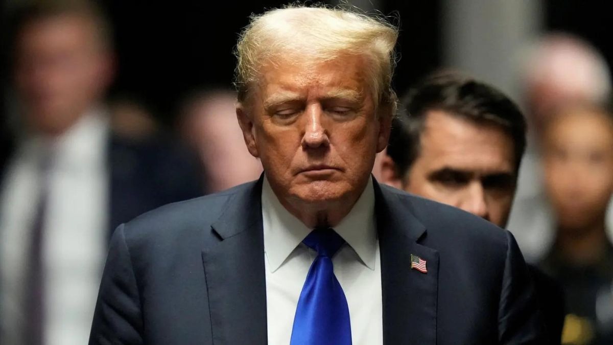 அமெரிக்காவின் அதிகாரப்பூர்வ மொழி ஆங்கிலம் : டிரம்ப் உத்தரவு.