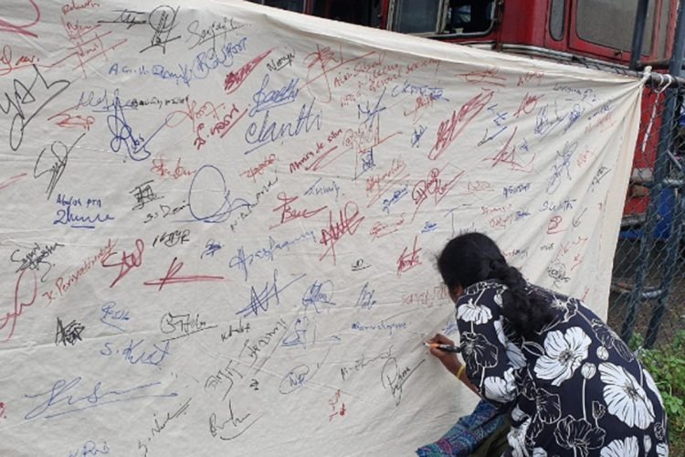 மறந்த வாக்குறுதிகளை நினைவூட்ட வடக்கில் கையெழுத்து வேட்டை: ஜனாதிபதிக்கு ஒரு லட்சம் கையெழுத்து மனு!