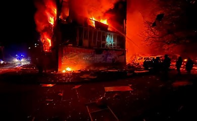 உக்ரைன் மீது ரஷ்யா நடத்திய ஏவுகணை தாக்குதலில் 20 பேர் கொல்லப்பட்டனர். 30 பேர் படுகாயம்!