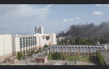 பாகிஸ்தான் சூப்பர் லீக் தொடரில் விளையாடும் வீரர்கள் தங்கியிருந்த ஓட்டலில் தீ விபத்து.