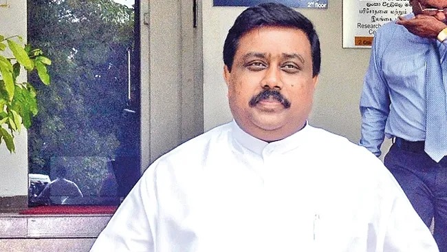 வடமத்திய மாகாண முதலமைச்சராக பதவி வகித்த எஸ்.எம். ரஞ்சித்துக்கு 16 ஆண்டுகள் கடுங்காவல் சிறைத்தண்டனை