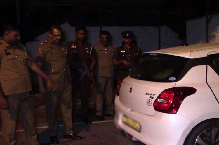 கொட்டாஞ்சேனையில் கர்ப்பிணிப் பெண் உட்பட , இருவரை கடத்திச் சென்ற கார் மீது பொலிஸார் துப்பாக்கிச் சூடு : கடத்தல்காரன் தப்பி ஓட்டம்!