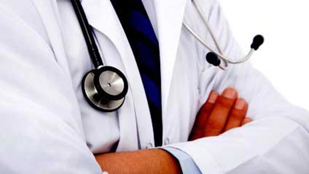 புஸ்ஸல்லாவ வைத்தியசாலையில் குடிபோதை வைத்திய அதிகாரி: மக்கள் தொடர் போராட்டத்தால் இடமாற்றம்.