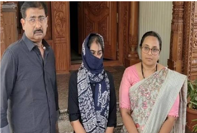 நெல்லை இருட்​டுக்​கடையை கணவர் வீட்​டார் வரதட்​சணை​யாக கேட்பதாக மணப்பெண் புகார்