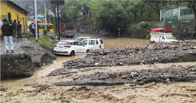 ஜம்மு காஷ்மீரில் சோகம்: மேக வெடிப்பால் ஏற்பட்ட வெள்ளத்தில் 5 பேர் மரணம்