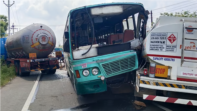 சிவகங்கை அருகே அரசுப் பேருந்து மீது எரிவாயு லாரிகள் மோதியதில் 21 பேர் காயம்