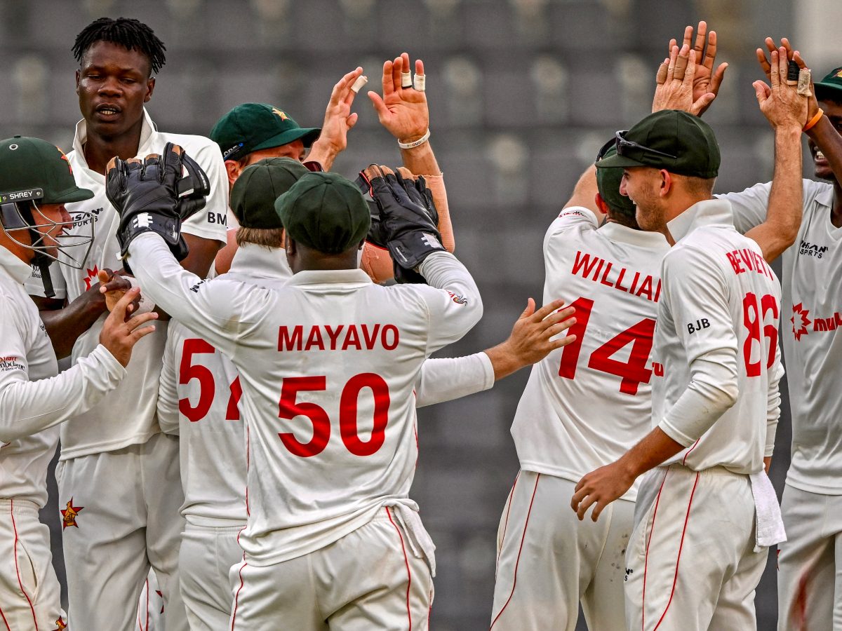 வங்கதேசத்திற்கு எதிரான முதலாவது டெஸ்டில் ஜிம்பாப்வே அணி 3 விக்கெட் வித்தியாசத்தில் வெற்றி.