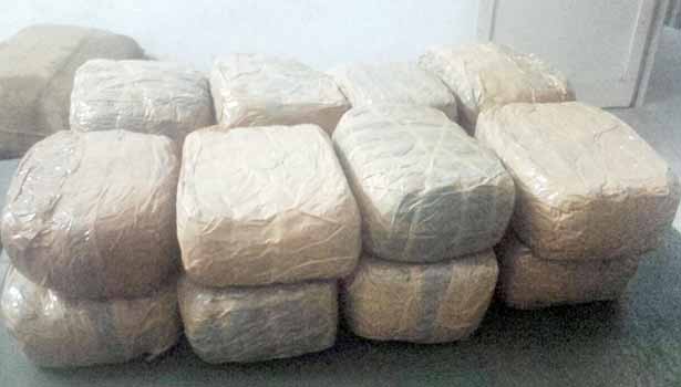 பருத்தித்துறை கடற்பரப்பில் 338 கிலோ கஞ்சா சிக்கியது!