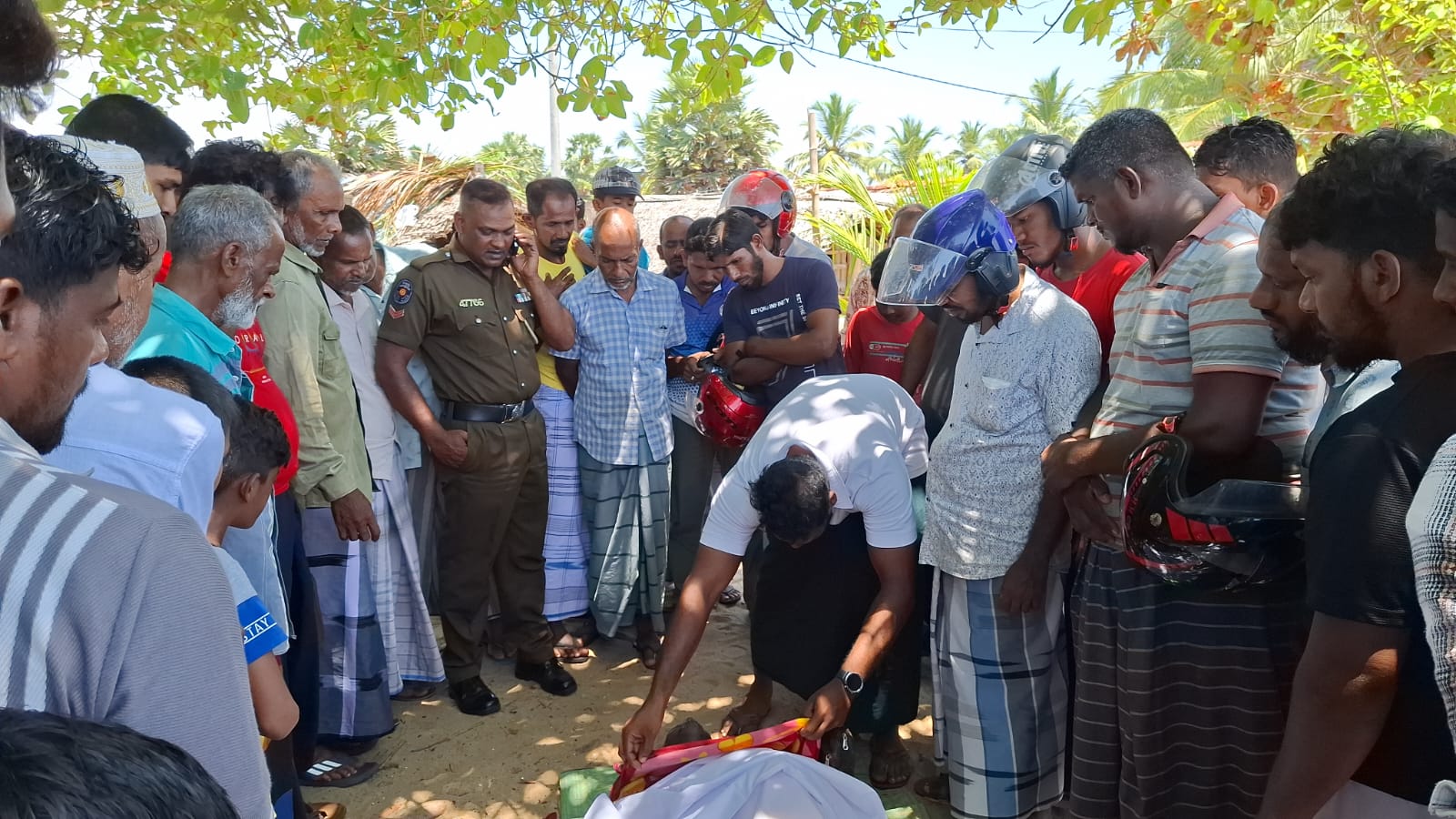 கடலில் தவறி வீழ்ந்த மீனவர் சடலமாக மீட்பு.