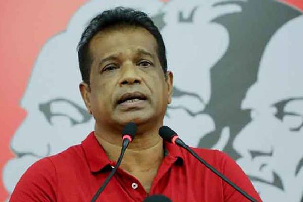 வடக்கு மக்களை தவறாக வழிநடத்தும் தமிழ் அரசியல்வாதிகள்  – காணிகளை அரசு அபகரிக்காது என்று அமைச்சர் வாக்குறுதி.