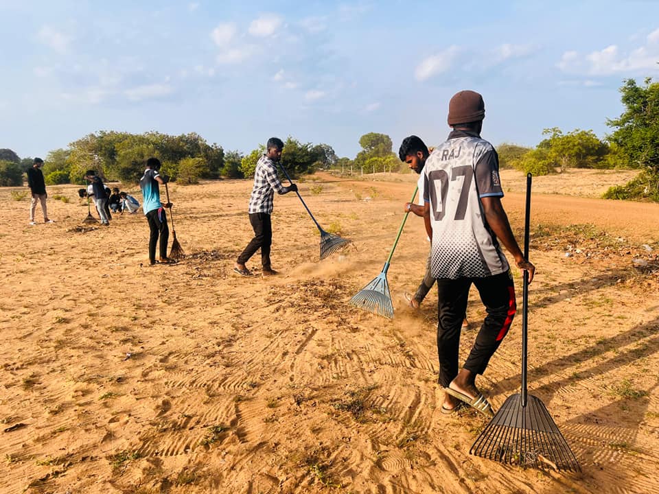 யாழ். பல்கலைக்கழக மாணவர்கள் முள்ளிவாய்க்காலில் சிரமதானம்!