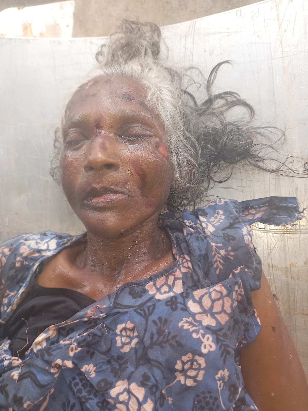 பெண்ணின் சடலத்தை அடையாளம் காண உதவுமாறு வவுனியா பாெலிஸார் கோரிக்கை.