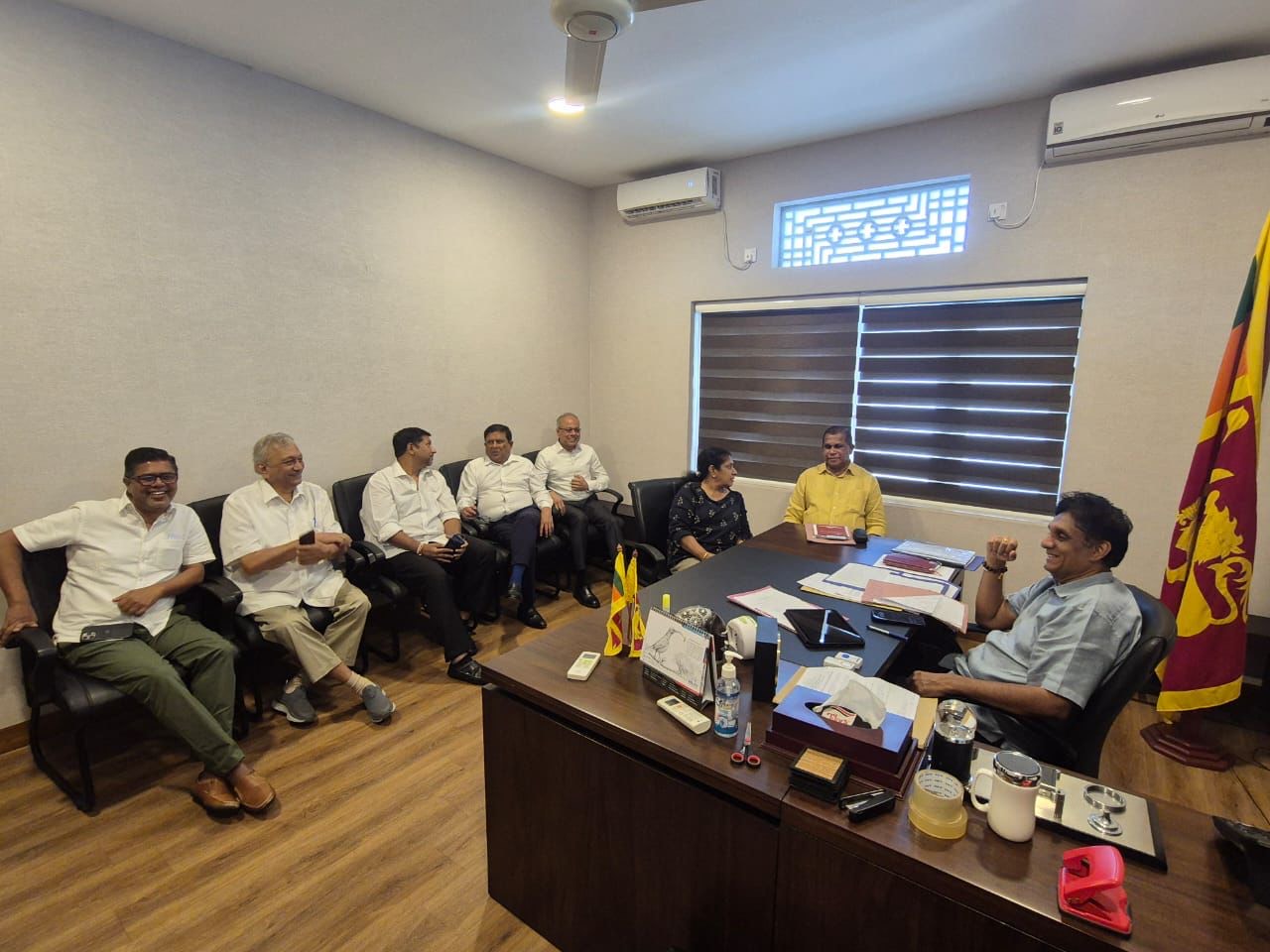 ரணில், சஜித் அணிகள் ஒன்றிணைவு! உள்ளூராட்சி சபைகளில் கூட்டு அரசு!!