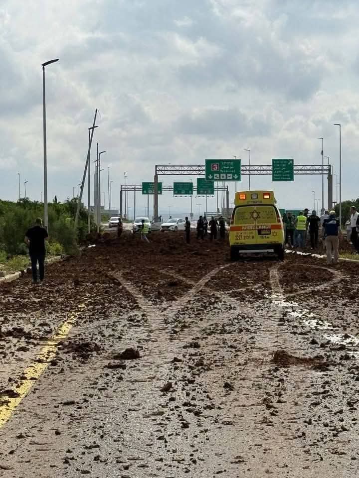 இஸ்ரேலின் விமான நிலையத்தை தாக்கிய ஏவுகணை!