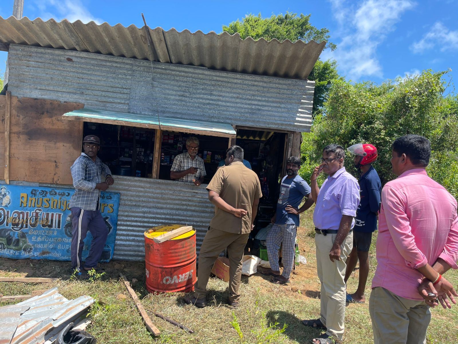 பூநகரியில் அரச காணியில் அத்துமீறல்: தடுக்கச் சென்றவர்களுக்கு மிரட்டல்!