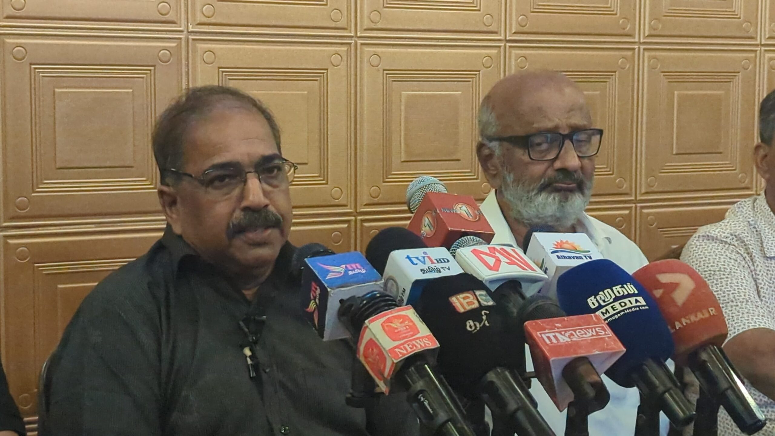 தமிழ்க் காங்கிரஸ், தமிழரசு பெரும்பான்மை பெற்ற இடங்களில் அந்தக் கட்சிகள் ஆட்சி அமைக்கப் பூரண ஆதரவு வழங்குவோம்!  – ‘சங்கு’ கூட்டணி சத்தியம்.