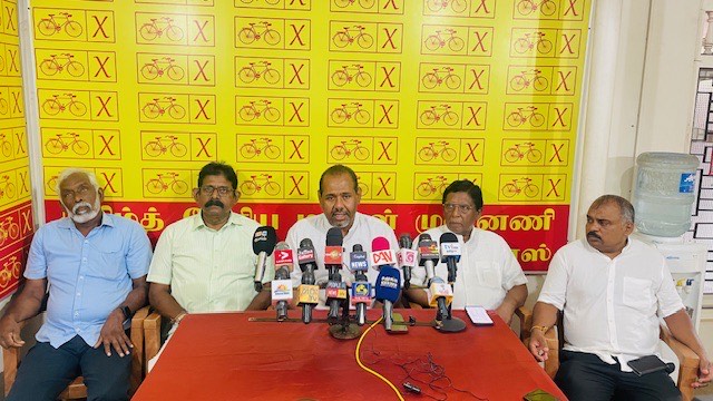 வடக்கு முதலமைச்சர் தெரிவுக்கு  சுமந்திரனுக்கு எதிராகத் தும்புத்தடியை நிறுத்த எண்ணுகின்றார் கஜேந்திரகுமார்.