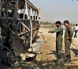 பாகிஸ்தானில் பள்ளி குழந்தைகள் மீது தாக்குதல்: 4 பேர் உயிரிழப்பு, 38 பேர் காயம்!