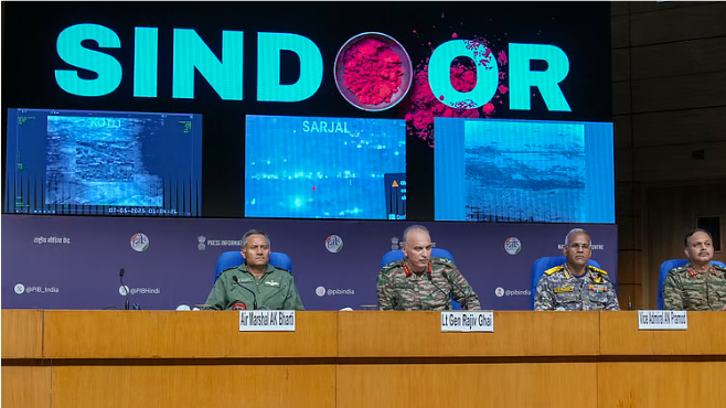 ஆபரேஷன் சிந்தூர் : நூற்றுக்கும் மேற்பட்ட பயங்கரவாதிகள் கொல்லப்பட்டனர் – முப்படை விளக்கம்