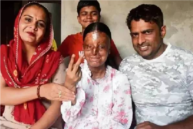 3 வயதில் ஆசிட் வீச்சில் பார்வையிழந்த மாணவி 12-ம் வகுப்பு தேர்வில்  95.6% மதிப்பெண் பெற்று சாதனை!