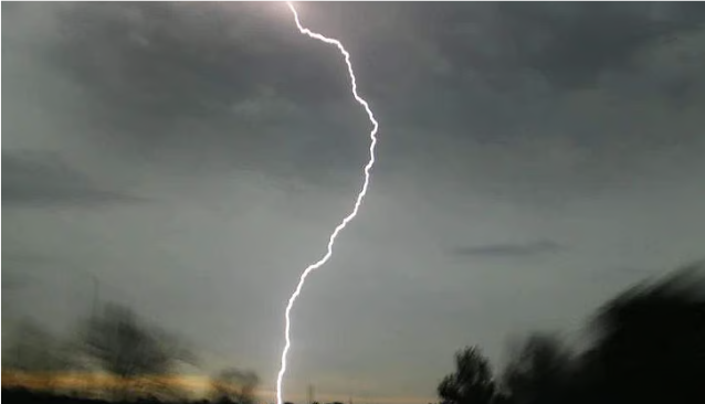 மின்னல் தாக்கி ஒடிசாவில் 9 பேர் பலி