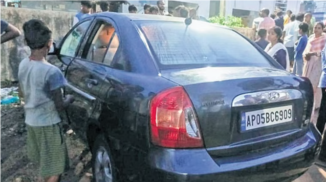 ஆந்திராவில் பூட்டிய காரில் சிக்கி 4 குழந்தைகள் பரிதாபமாக உயிரிழந்தனர்