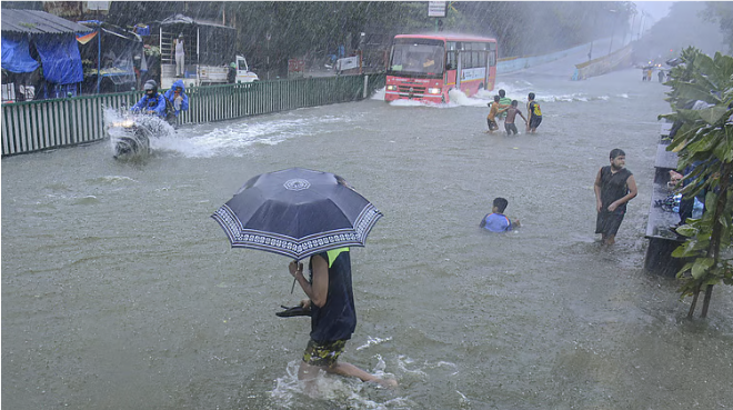 கேரளாவுக்கு ரெட் அலர்ட்: சுற்றுலா இடங்கள் மூடல்!
