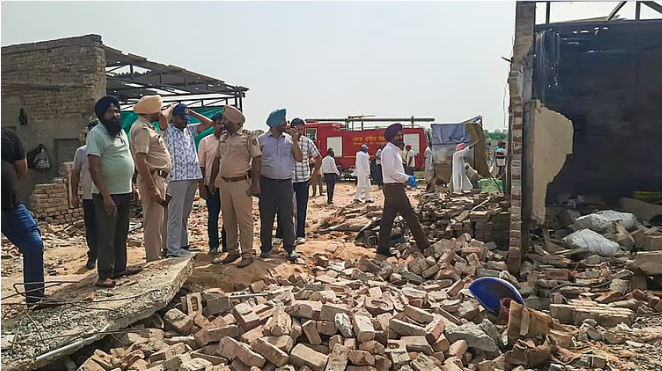 பஞ்சாப் பட்டாசு தொழிற்சாலை விபத்து: 5 தொழிலாளர்கள் பலி, 27 பேர் காயம்