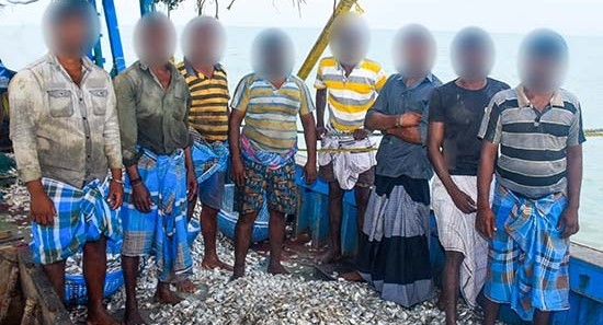 மன்னார் வடக்கு கடற்பரப்பில் எட்டு இந்திய மீனவர்கள் கைது!