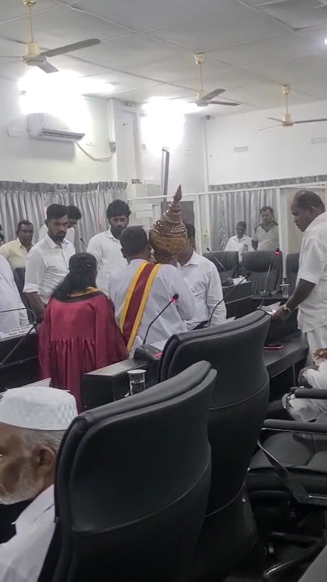 யாழ். மாநகர சபையில் குழப்பம்!  – நியதிக் குழுக்களை நியமிப்பதில் ஒருமித்த கருத்தின்மை.