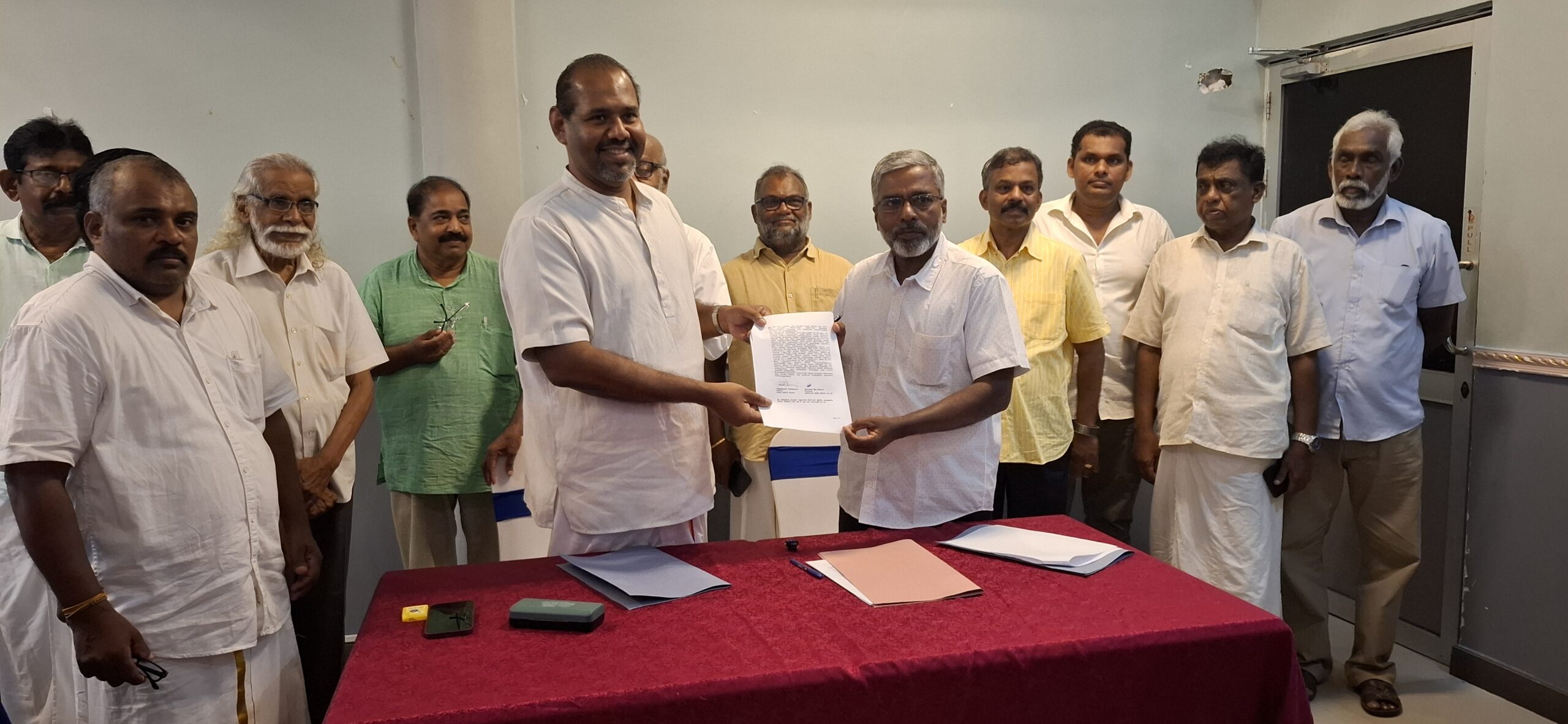 ஒரு சில இடங்களிலாவது ஏனையோருக்கு விட்டுக்கொடுக்க முன்வந்திருக்க வேண்டும்  – தமிழரசைக் கடுமையாகச் சாடும் சங்கின் செயலாளர்.