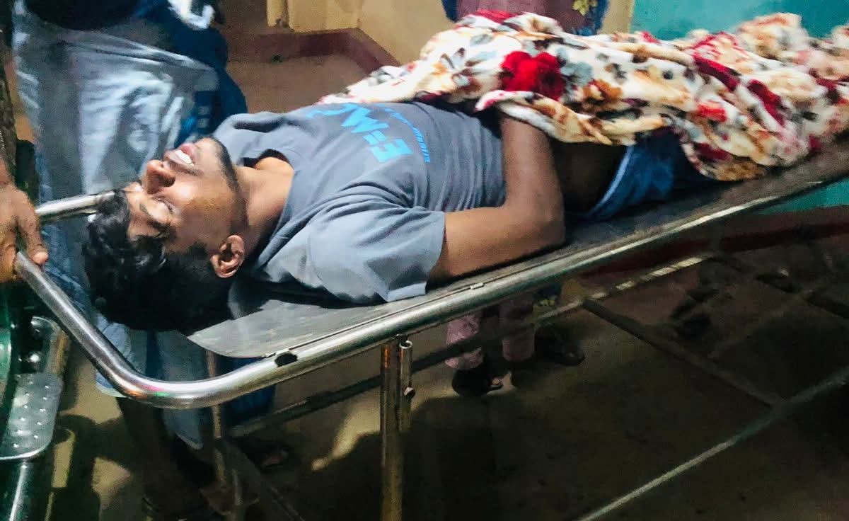 புல்மோட்டையில் மீனவர்கள் மீது கடற்படையினர் துப்பாக்கிச்சூடு!  – ஒருவர் படுகாயங்களுடன் வைத்தியசாலையில் அனுமதி.