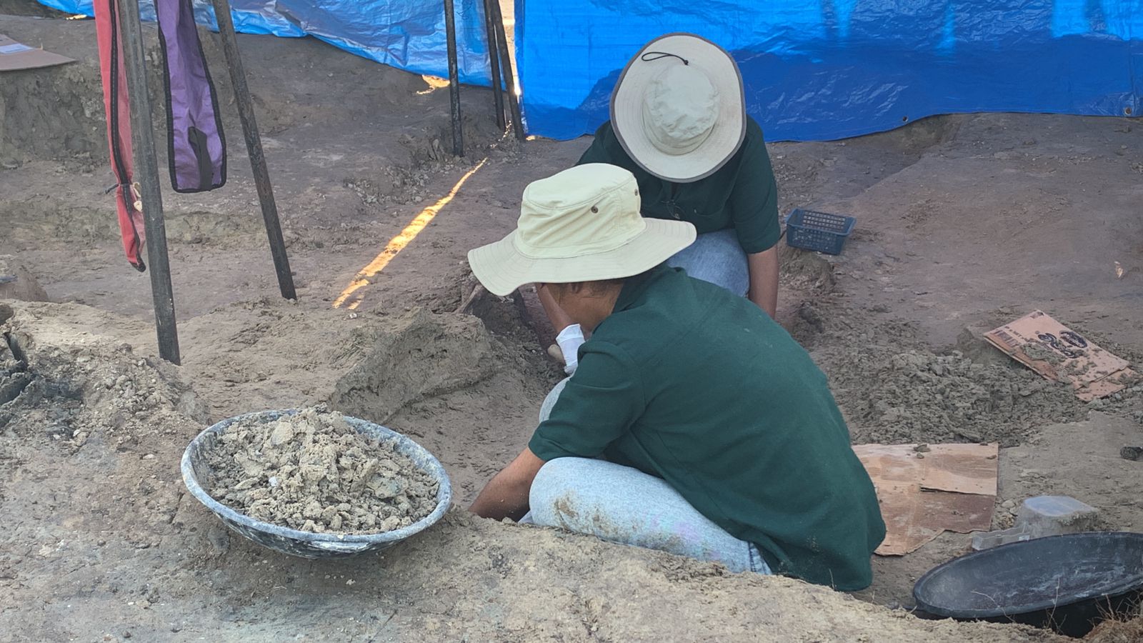 செம்மணி மனிதப் புதைகுழியில் மேலும் 2 எலும்புக்கூடுகள் அடையாளம்! – நீதிவானின் கண்காணிப்பில் தொடர்கின்றது அகழ்வுப் பணி.