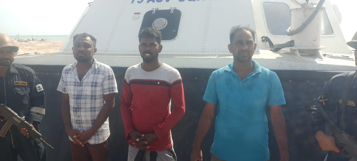 இலங்கையில் குற்றங்களைச் செய்துவிட்டு  இந்தியாவுக்குச் தப்பிச் சென்ற மூவர் உடனடியாக நாடு கடத்தல்.