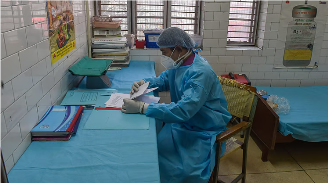 கரோனா அறிகுறிகள் இருந்தால் குழந்தைகளை பள்ளிக்கு அனுப்ப வேண்டாம் – கா்நாடக அரசு