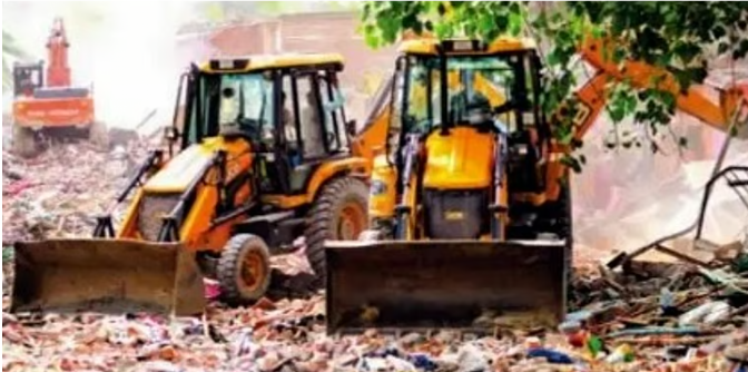 டெல்லி ‘மதராஸி கேம்ப்’ இடிப்பு: தமிழர்கள் கண்ணீர்!