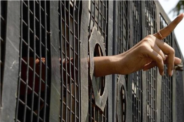 மிரள வைத்த திருப்பம்: ‘கொல்லப்பட்டவர்’ உயிருடன் திரும்பியதால் 3 ஆண்டுகளுக்குப் பிறகு குற்றவாளி விடுதலை!