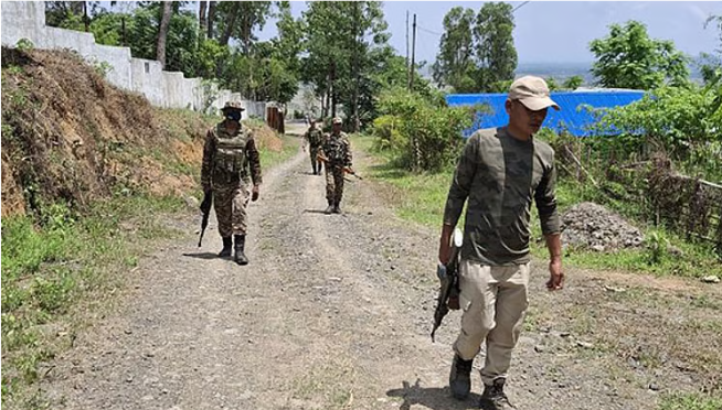 மணிப்பூரில் பதற்றம் அதிகரிப்பு: செல்ஃபோன், இணைய சேவைகள் முடக்கம்!