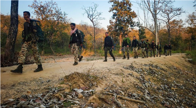 சத்தீஸ்கரில் தொடர் என்கவுன்டர்: 2 முக்கியத் தலைவர்கள் உட்பட 7 நக்சலைட்கள் சுட்டுக் கொலை!