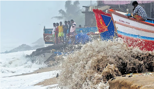 கேரளத்தில் பெய்து வரும் கனமழைக்கு 4 பேர் பலி